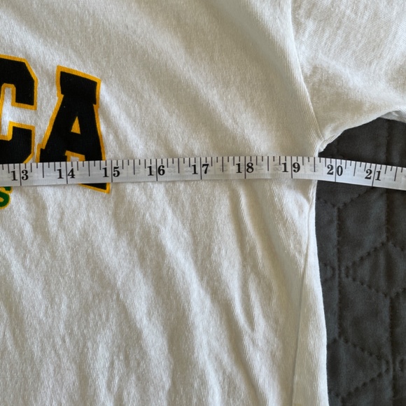 T-Shirt Men's  JAMAICA  size L ( IT SAYS L ON THE T-SHRT BUT FITS MOR LIKE A M ) - Picture 5 of 6